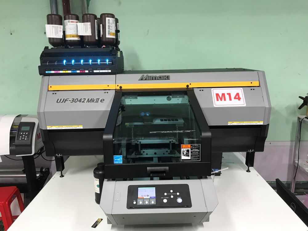 máy in uv mimaki