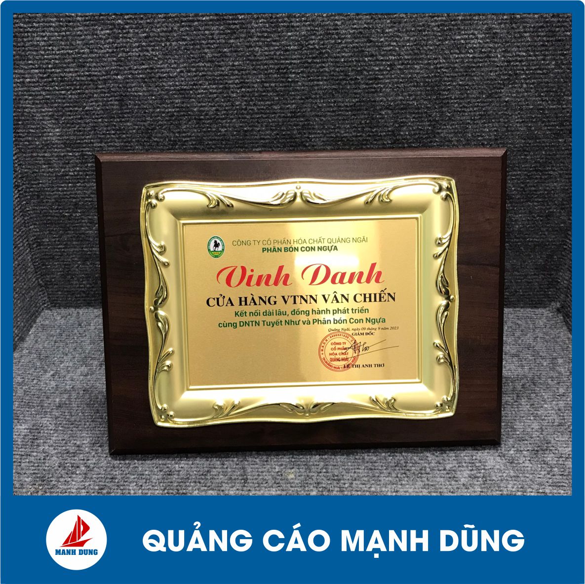 bang vinh danh go